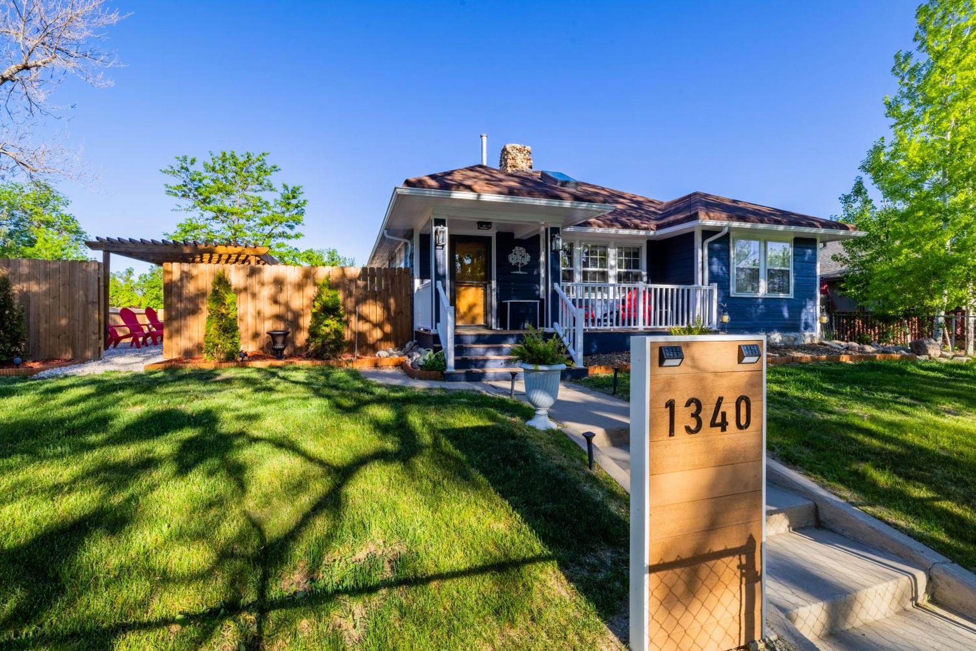 Updated Central Cottage Casper Exterior photo